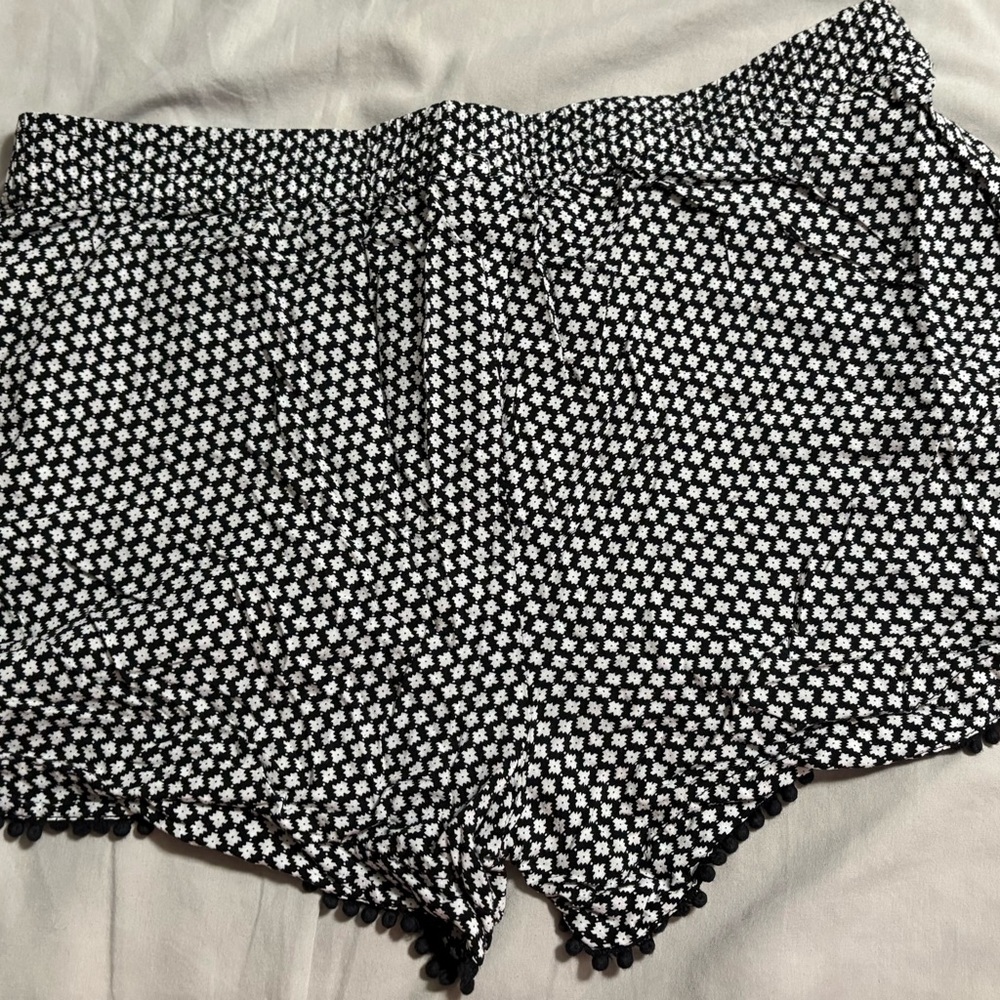 a.n.a Monochrome Houndstooth Shorts - Picture 4 of 5